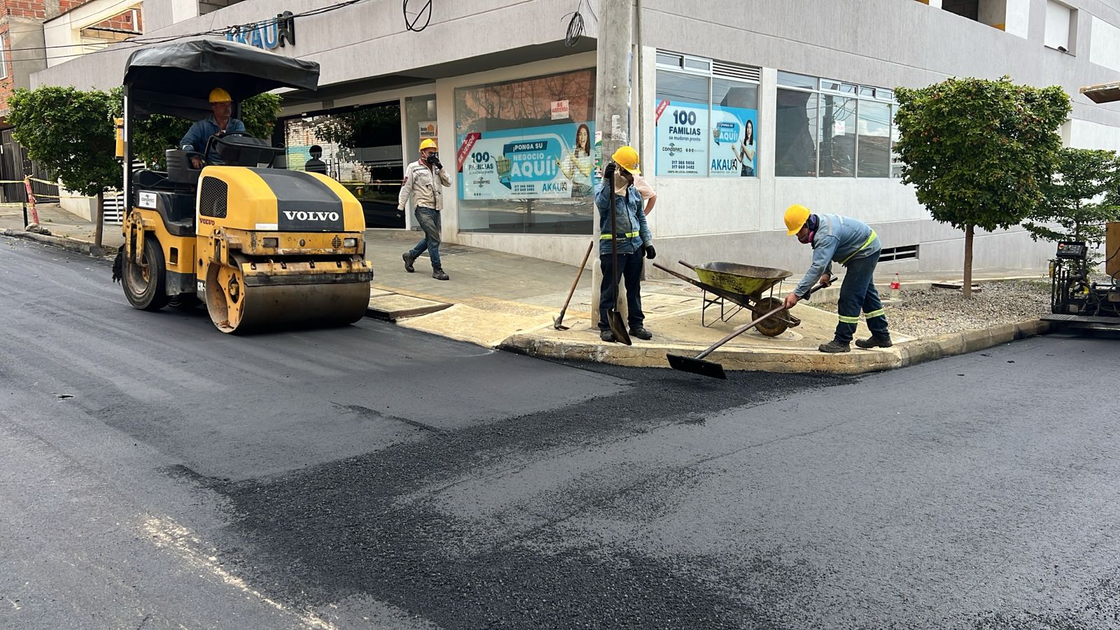 UIS cra 25 obras