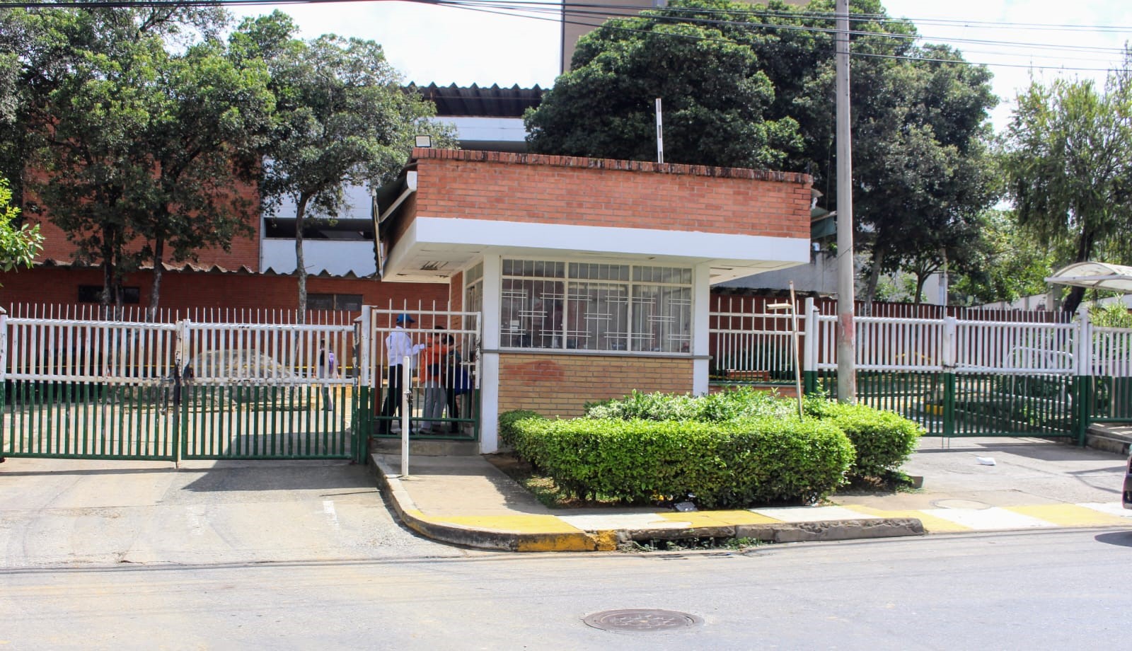 Imagen de la portería de la carrera 25.