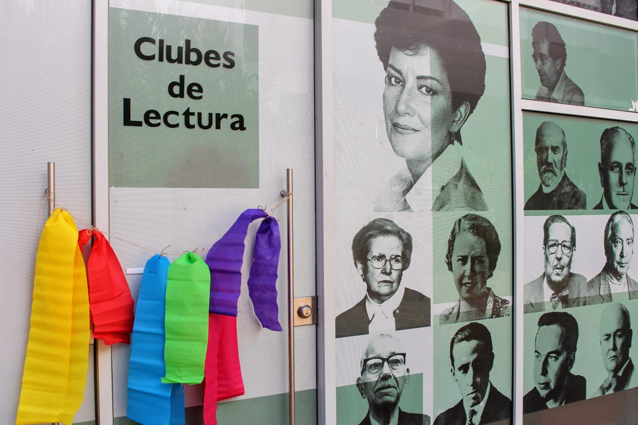Fachada de los salones de los clubes de lectura.