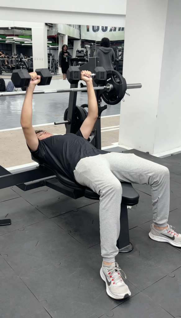 Ejercicios en gimnasio UIS