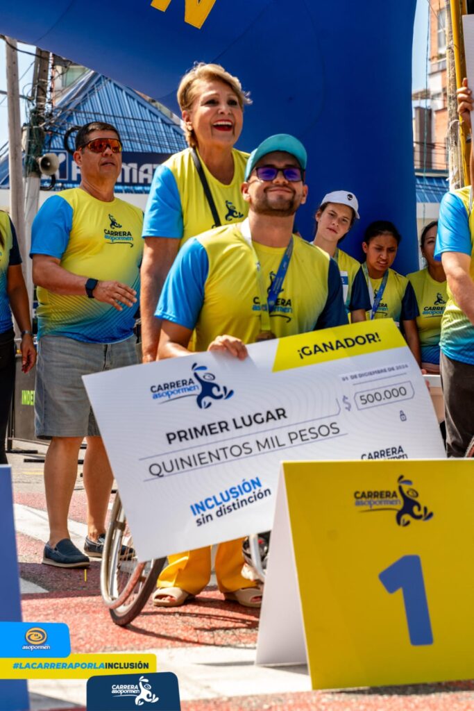 Jonathan Sebastián Delgado Barrera ganador de la competencia de Asopormen