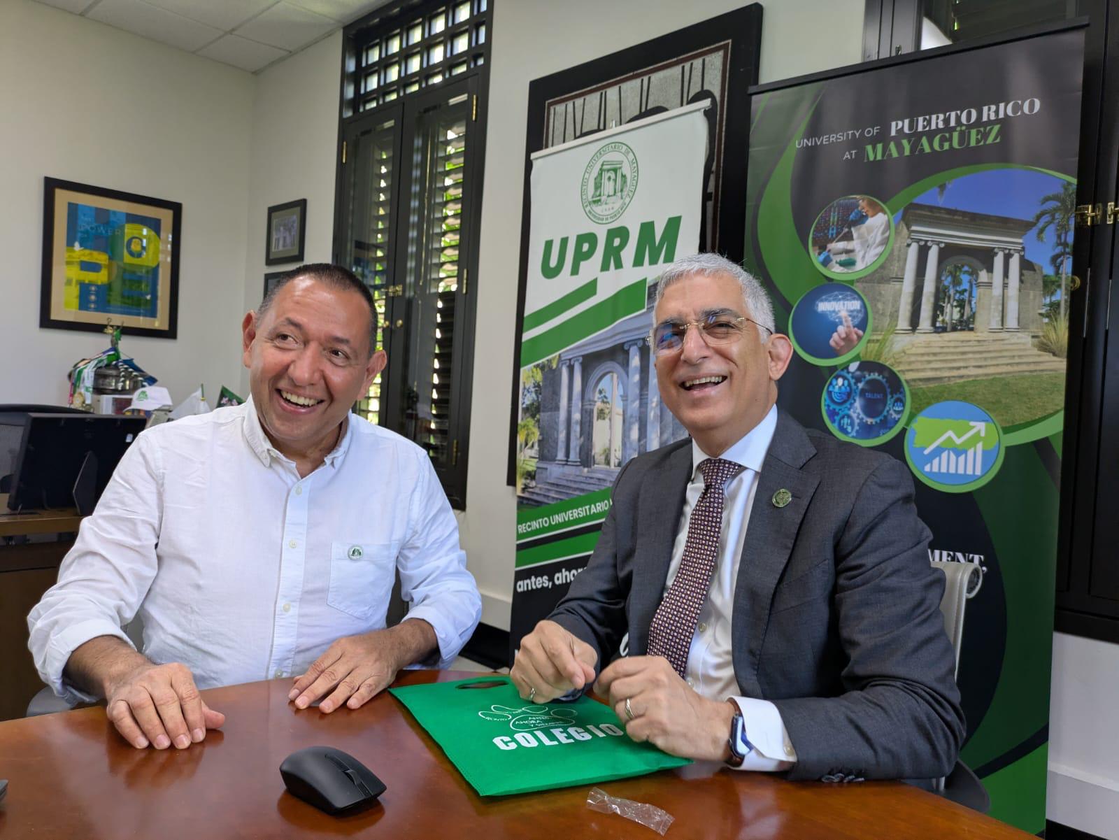 Foto profesor Jorge Villamizar y rector UPR