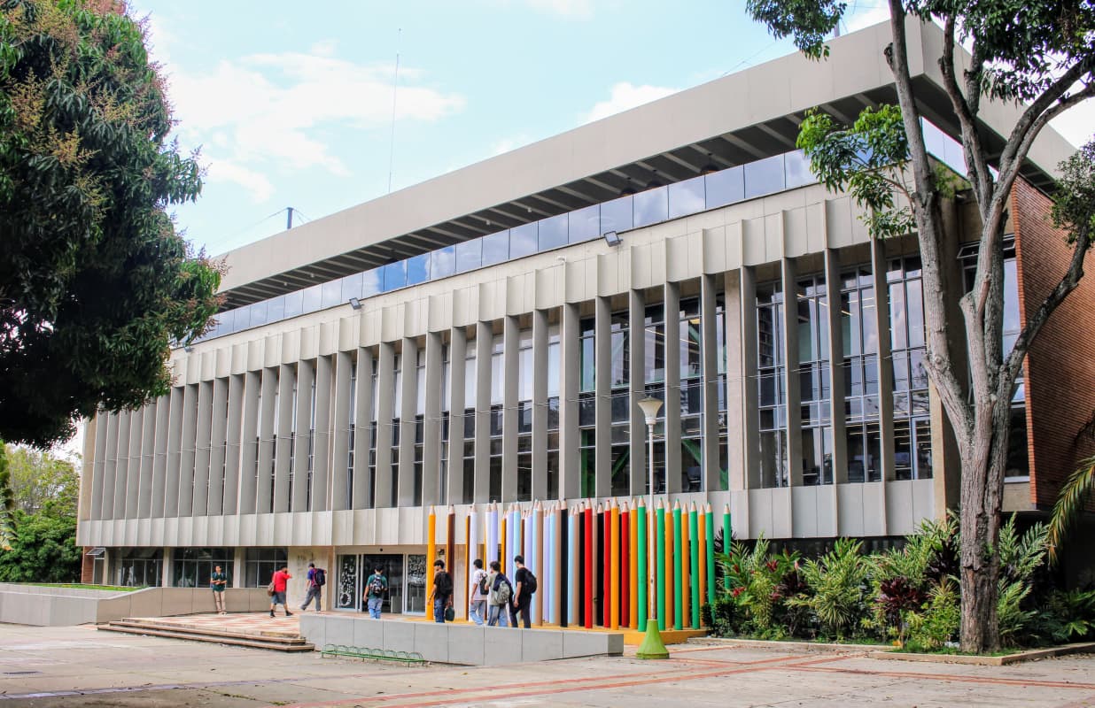 Fachada de la Biblioteca Central UIS.