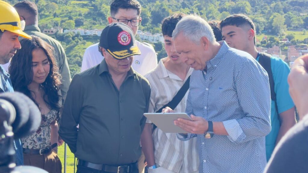 Gustavo Petro y Hernán Porras