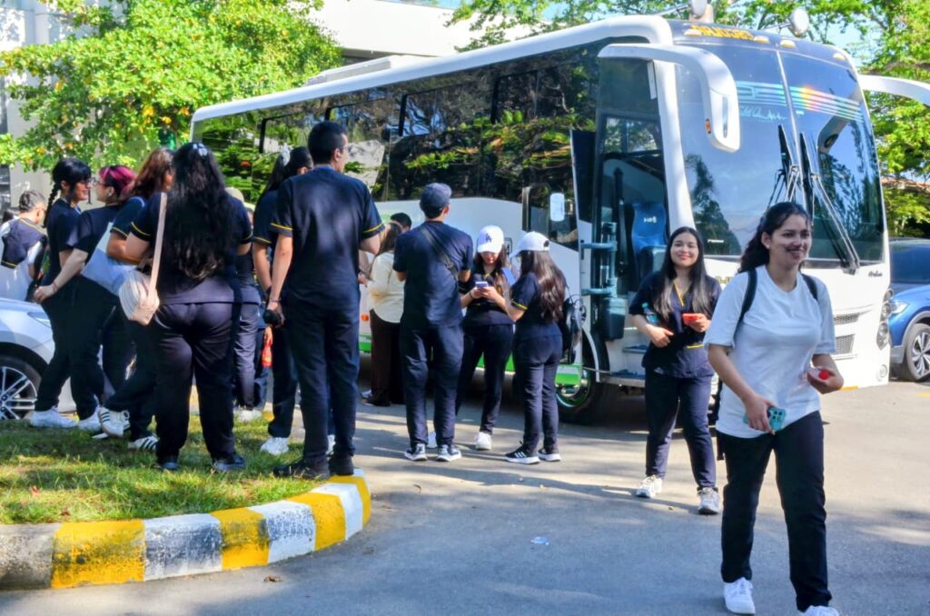 Estudiantes de la UPTC llegando a la UIS Bucaramanga