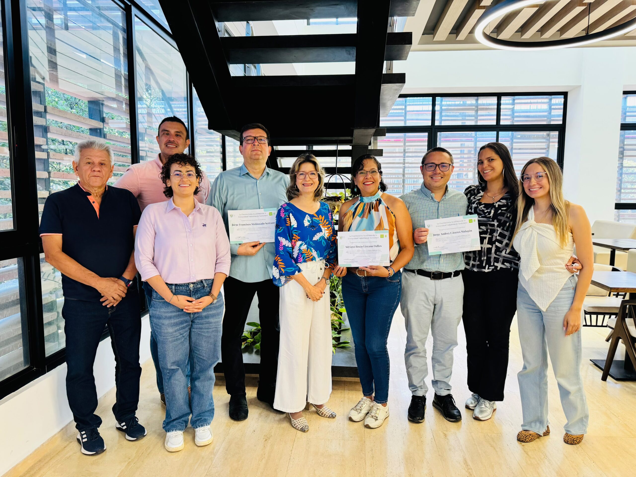reconocimiento a destacados docentes