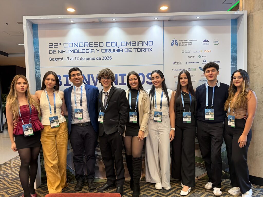 Grupo de estudiantes participantes en el congreso