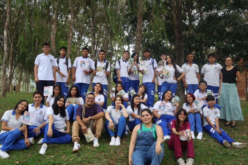 AMOVI UIS y estudiantes de colegio