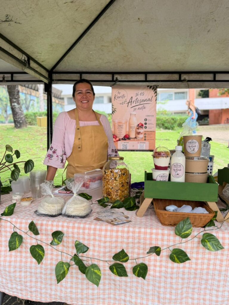 Emprendimiento de asociados y familiares de FEUIS en la ExpoFeria.