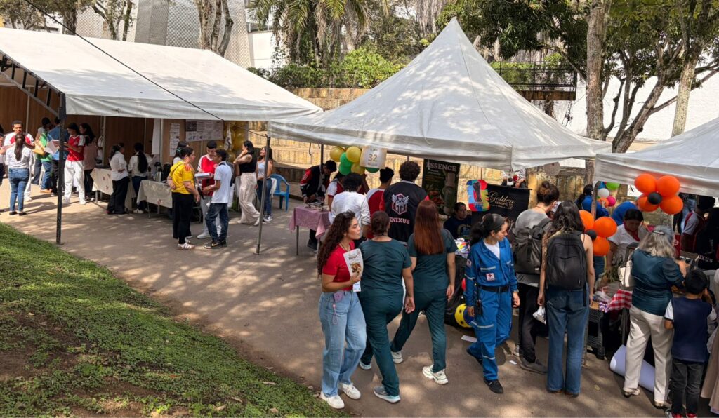 Asistentes a la Feria de emprendimiento