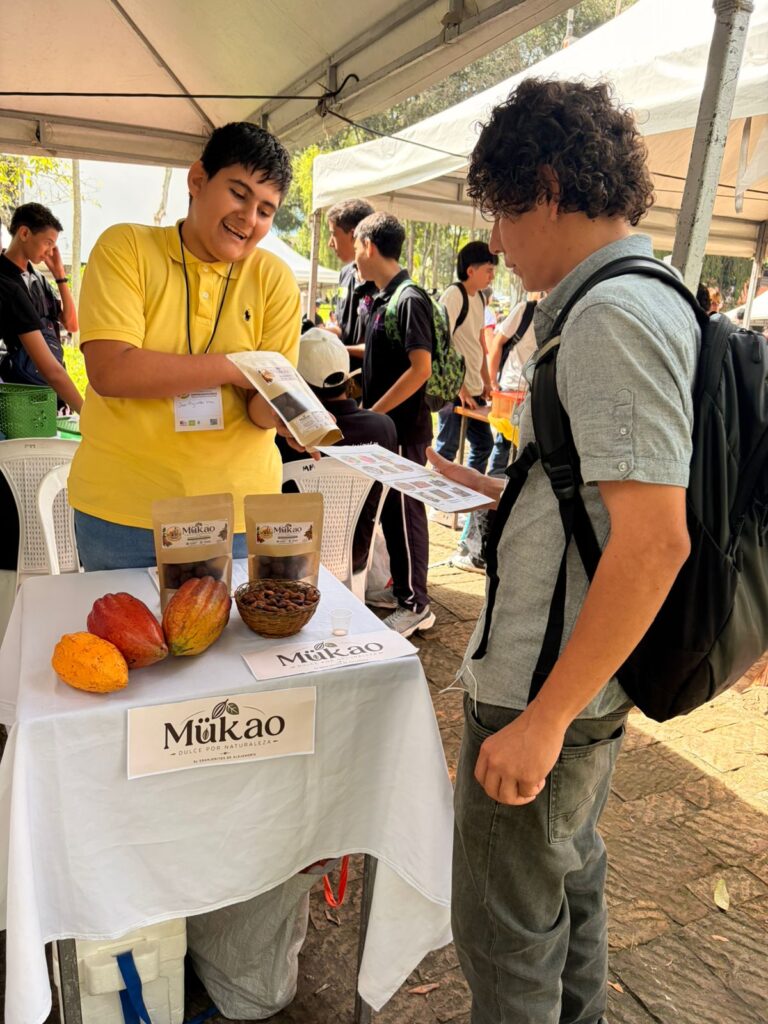 Joven emprendedor UIS presenta su proyecto