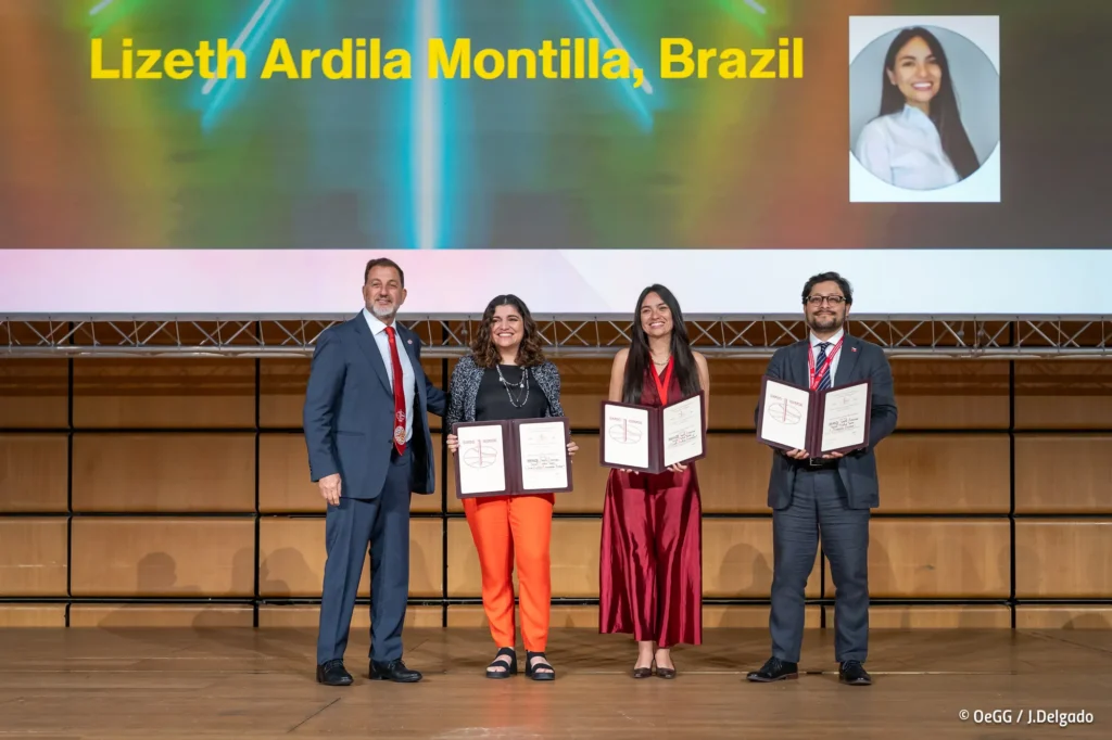 Edna Lizeth Ardila Montilla comparte con otros condecorados
