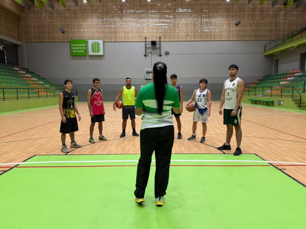 Trabajo de campo del trabajo presentado como tesis en el Coliseo del Departamento de Educación Física y Deportes UIS.