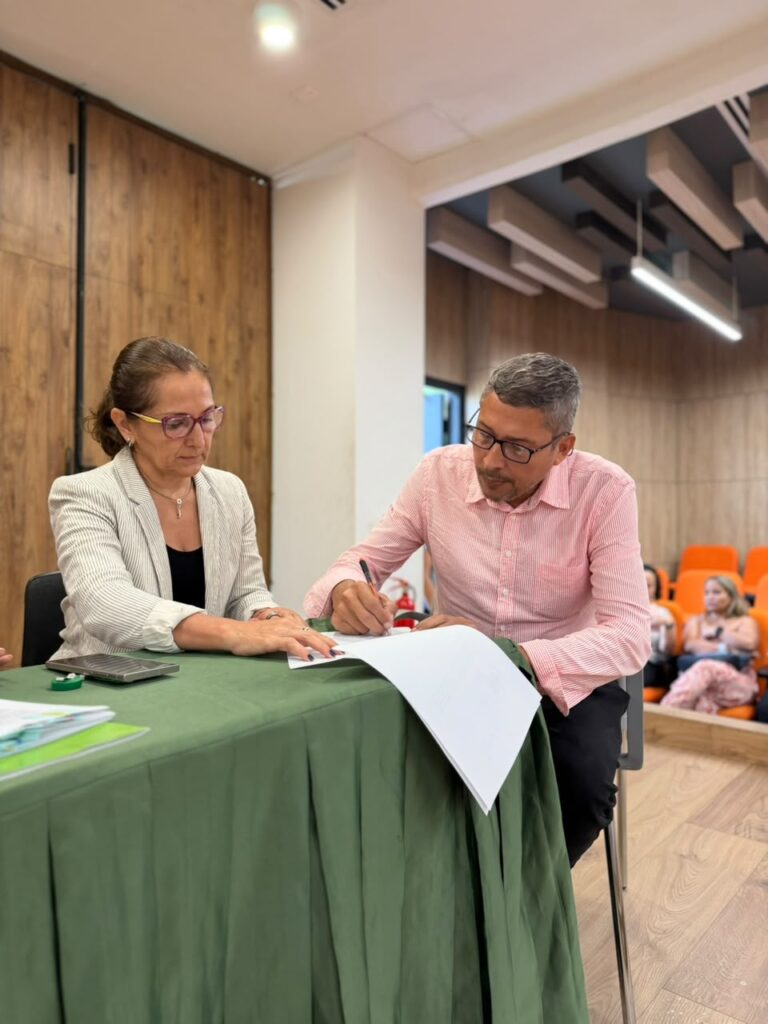 Docente de las facultades de Ciencias, Ingenierías Fisicomecánicas y Ciencias Humanas tomaron posesión.