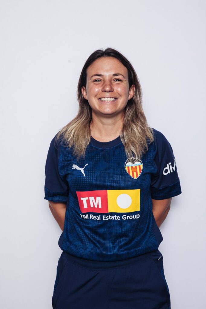Nuria Sánchez Hernández en su etapa como readaptadora física del Valencia Club de Fútbol.