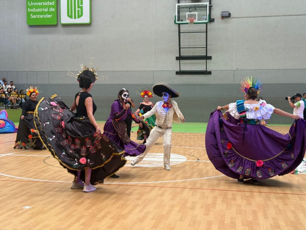 Comparsa a cargo de la sede UIS Málaga.