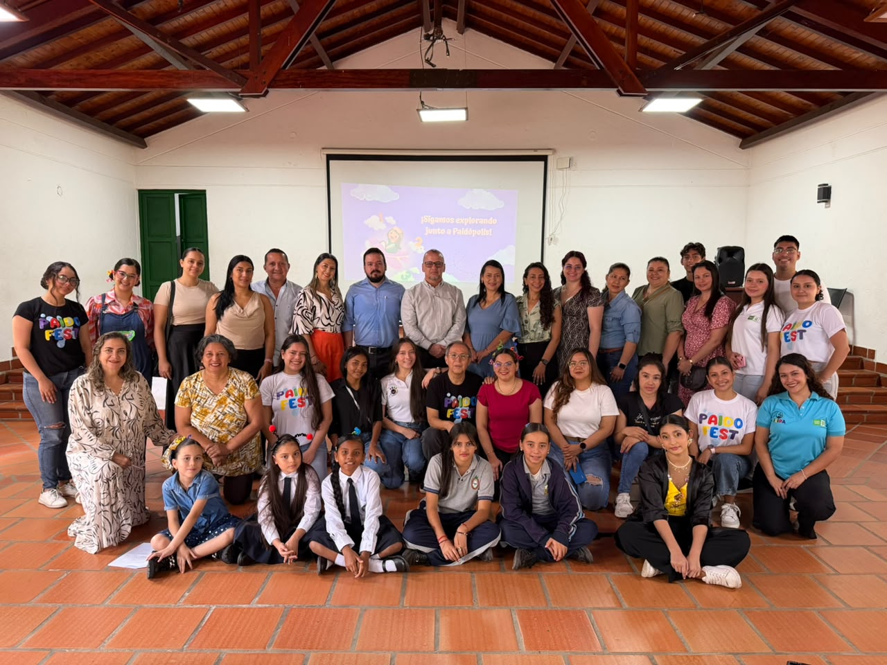 Asistentes y público presente en el lanzamiento del PaidoFest 2026.