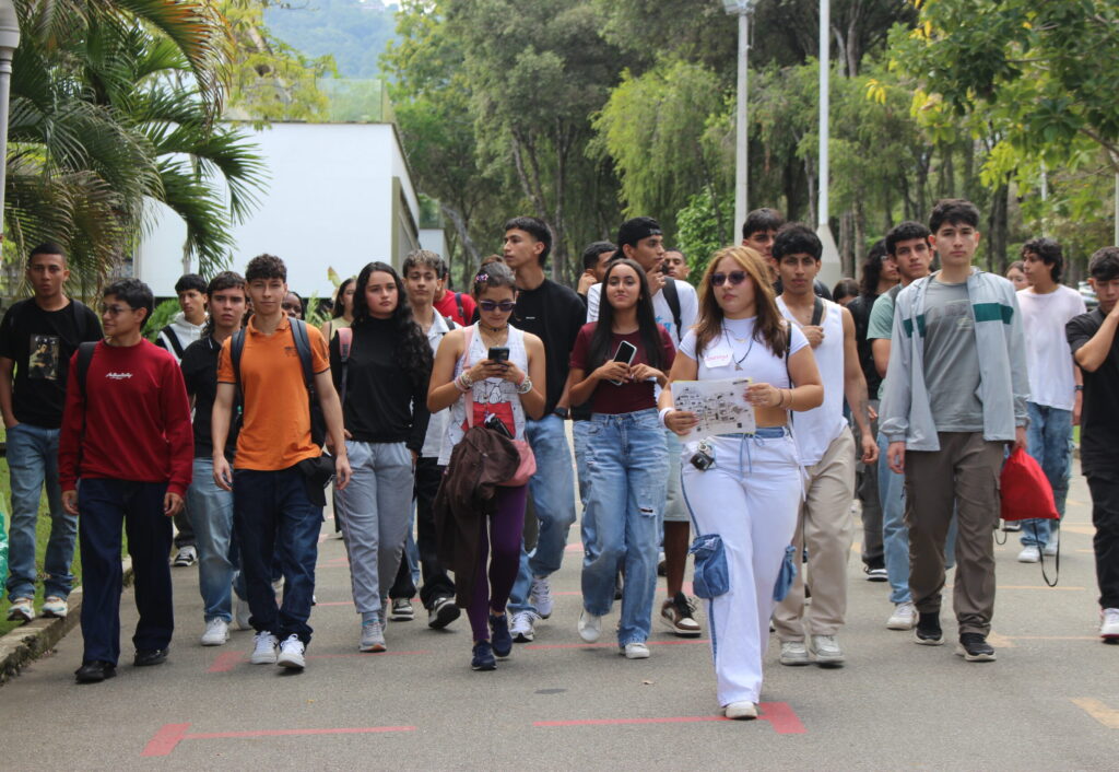 Tour por al campus central de los estudiantes nuevos UIS 2026-2