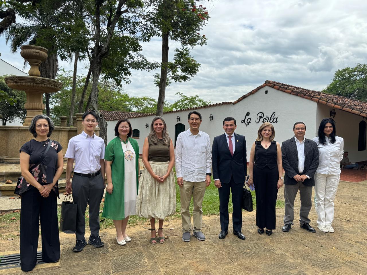 Visita embajador República China