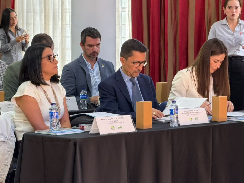 Minciencias en CUEES 200 Sesiones
