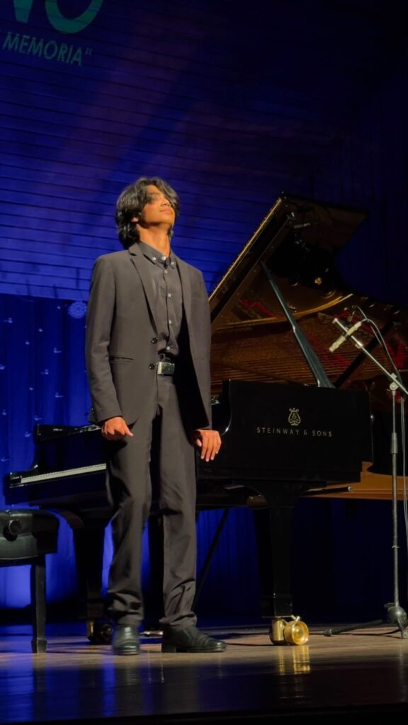 León Quintero, pianista