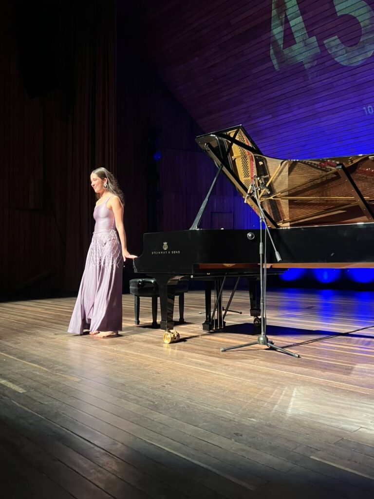 Sofía Bustamante, pianista