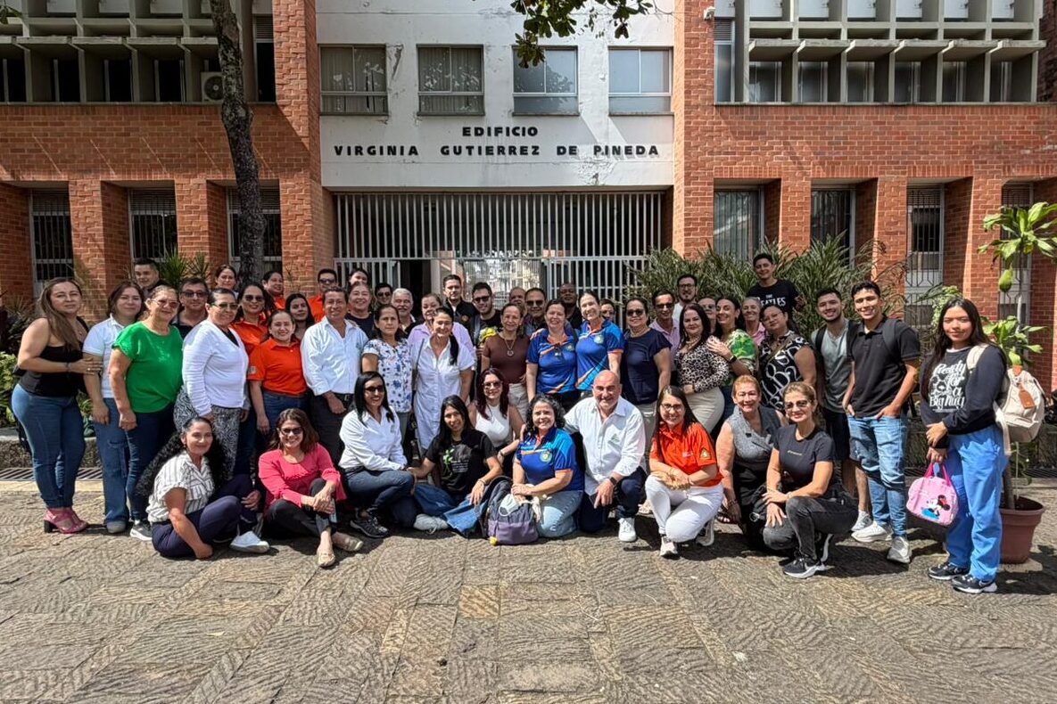 Docentes y estudiantes pertenecientes a instituciones educativas del nororiente colombiano.