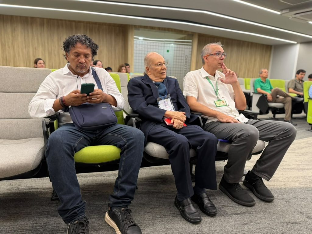 UIS professors and speakers during the event.