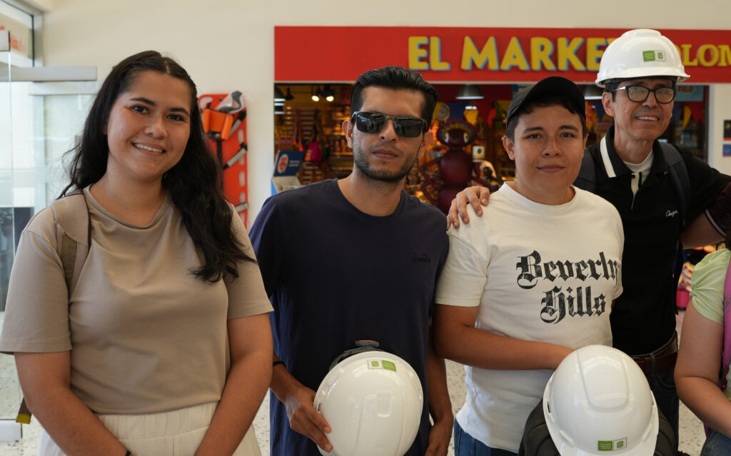 Egresados UIS rumbo a Pereira, misión post terremoto.