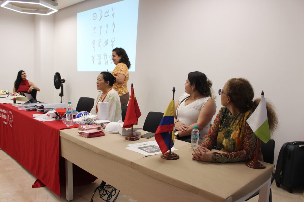 Directora de Relex UIS lidera la Jornada de Promoción de la Lengua y la Cultura China