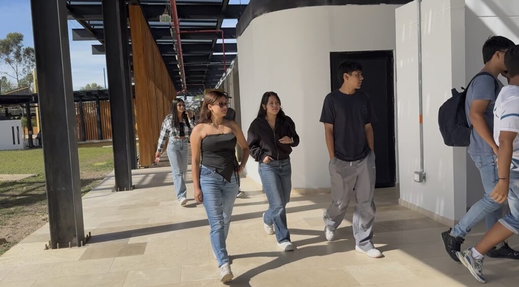Estudiantes e Nuevo campus UIS Málaga