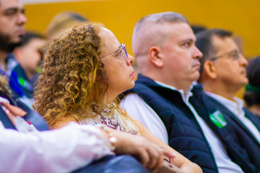 Lina María Vera, directora RELEXT y David León - coordinador Egresados UIS