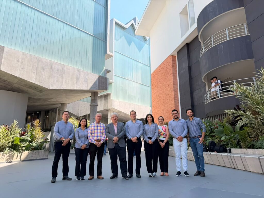 Junta directiva CCB en Complejo Facultad Salud