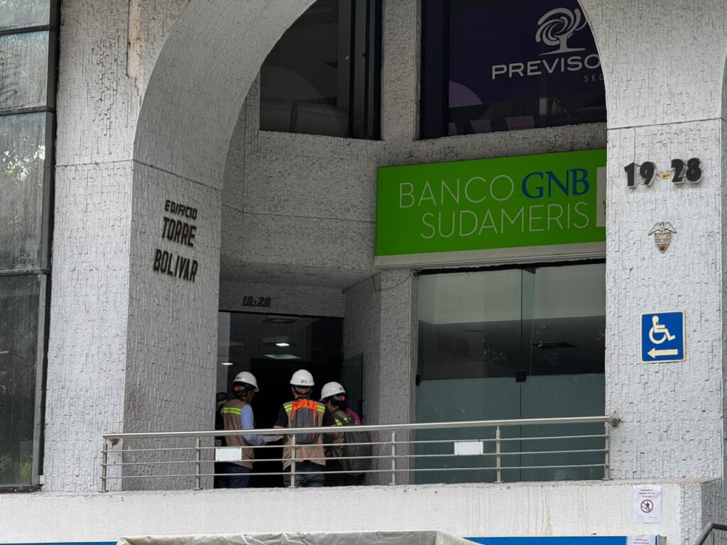 Inspección edificio en Pereira por ingenieros UIS