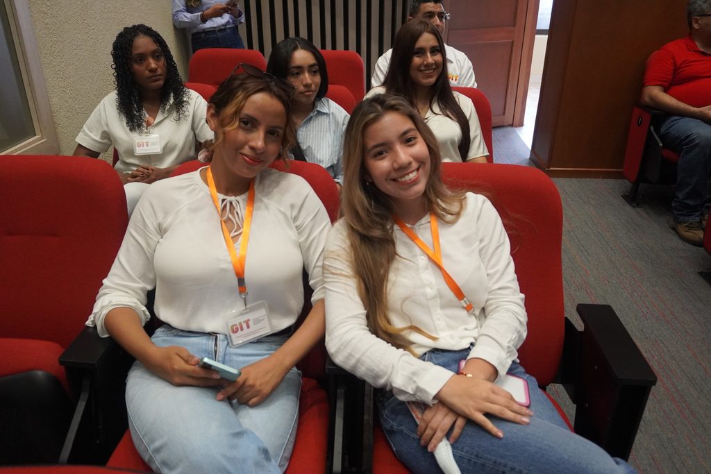 Participantes del XIII Congreso del Petróleo, Gas y Energía.