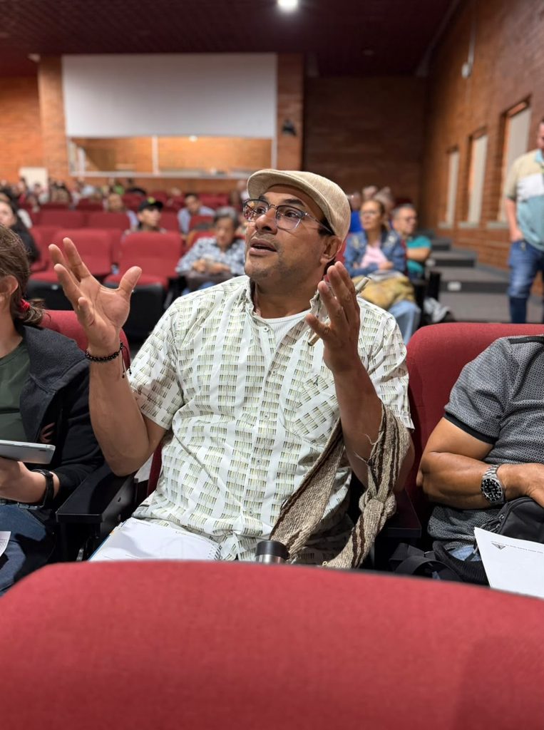 Profesores Cátedra durante conversatorios y charlas de la jornada académica.