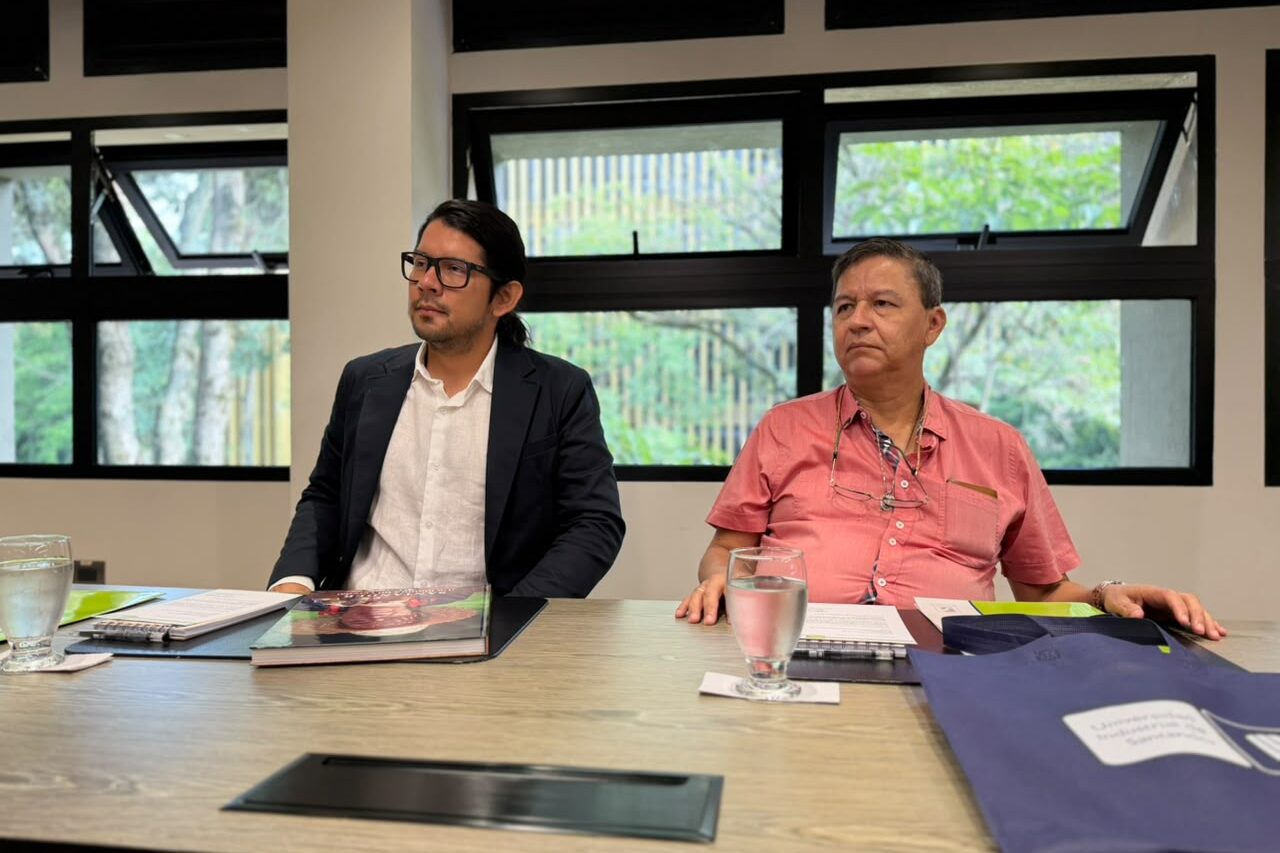 Pares Académicos asignados por el CNA visitaron la UIS y el programa de maestría de Ingeniería de Hidrocarburos.