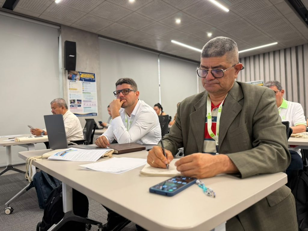 Mesas de trabajo y socialización de experiencias significativas se llevaron a cabo en la jornada.