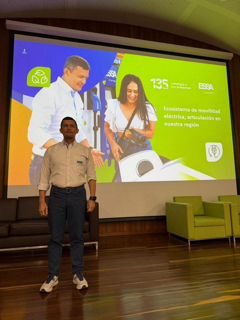 Oscar Giovanni Meneses, ingeniero invitado a la conferencia Ecosistema de Movilidad Eléctrica.