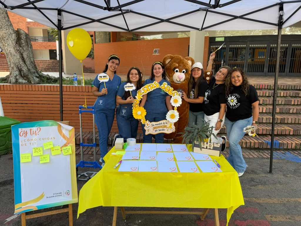 Ejercicio del Auditorio Luis A Calvo de Centro de Escucha UIS 'El tema sobre la mesa Prevenir el suicidio también es…'.