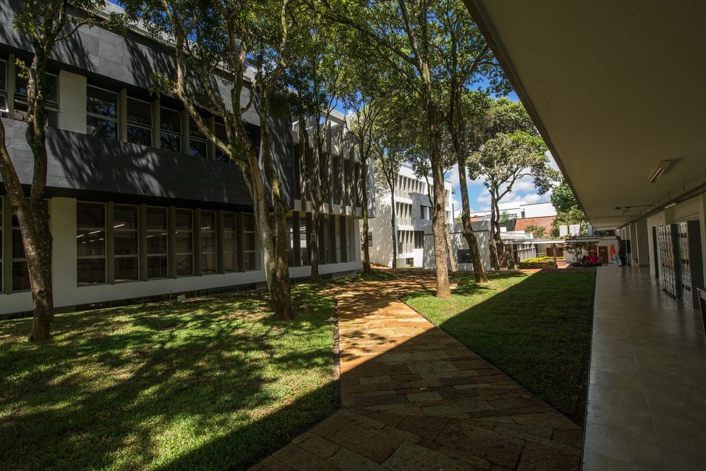 Escuela ingeniería Mecánica