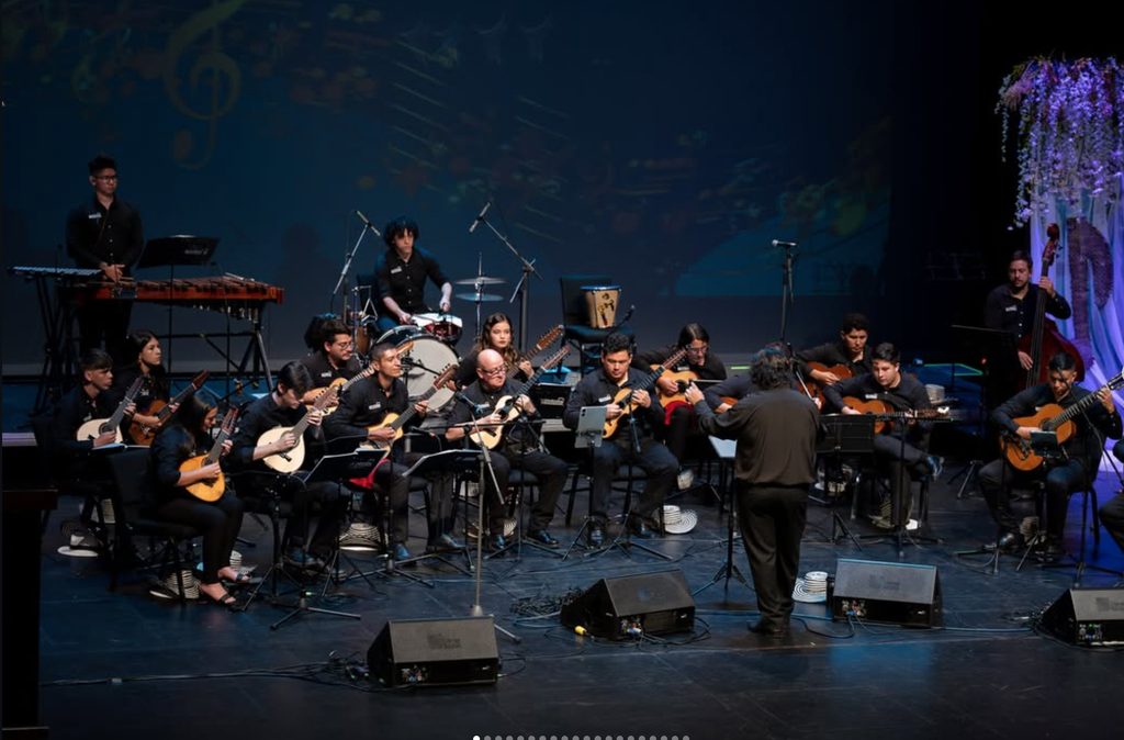 La Estudiantina de la Montaña Santandereana llegará a la UIS Floridablanca con un concierto gratuito de música andina colombiana este jueves 3 de septiembre.