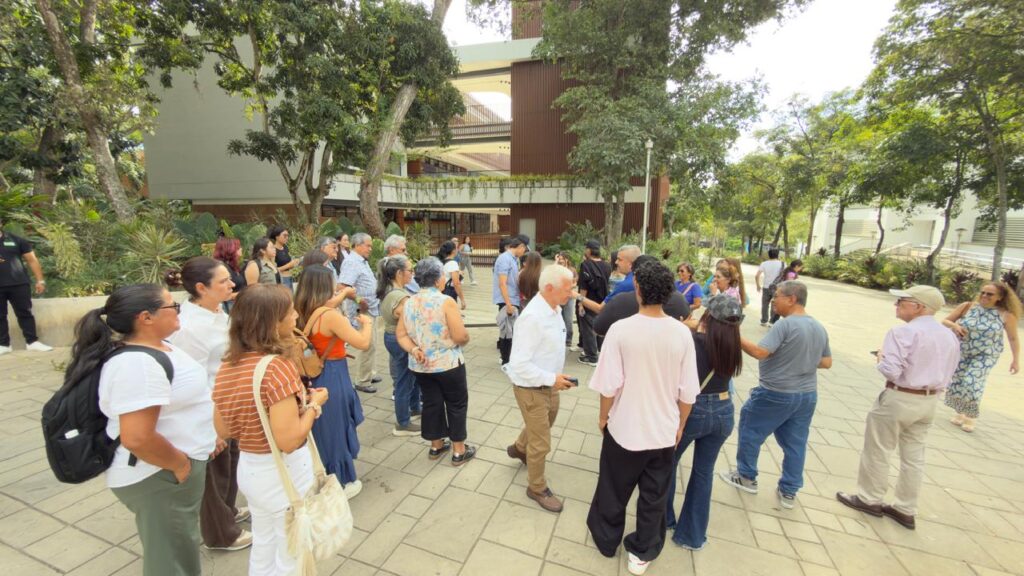 Egresados UIS conocen la transformación de la UIS Bucaramanga.