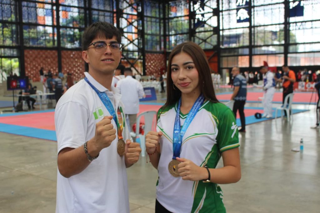 Imagen de medallistas de taekwondo