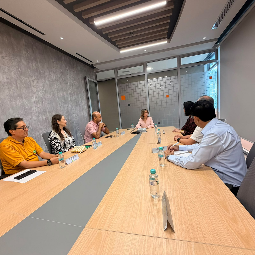 Reunión de visita de Araceli Romo Cabrera, directora de la Facultad de Estudios Superiores (FES) Aragón de la Universidad Nacional Autónoma de México (UNAM).