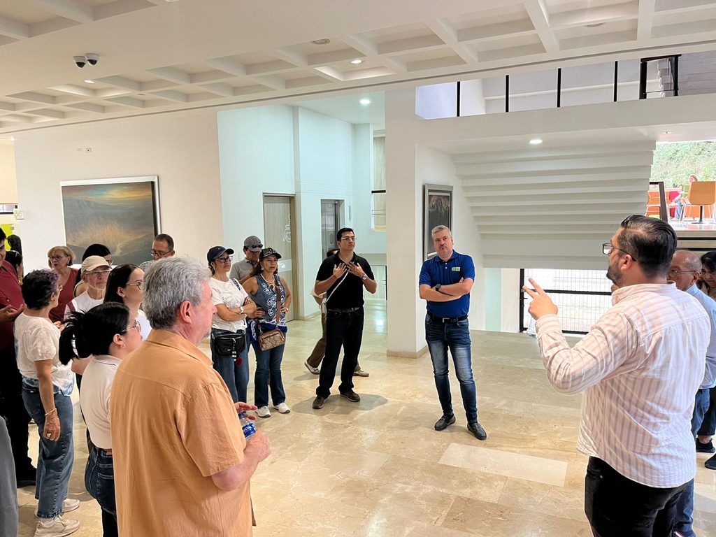 Visita Egresados de la UIS