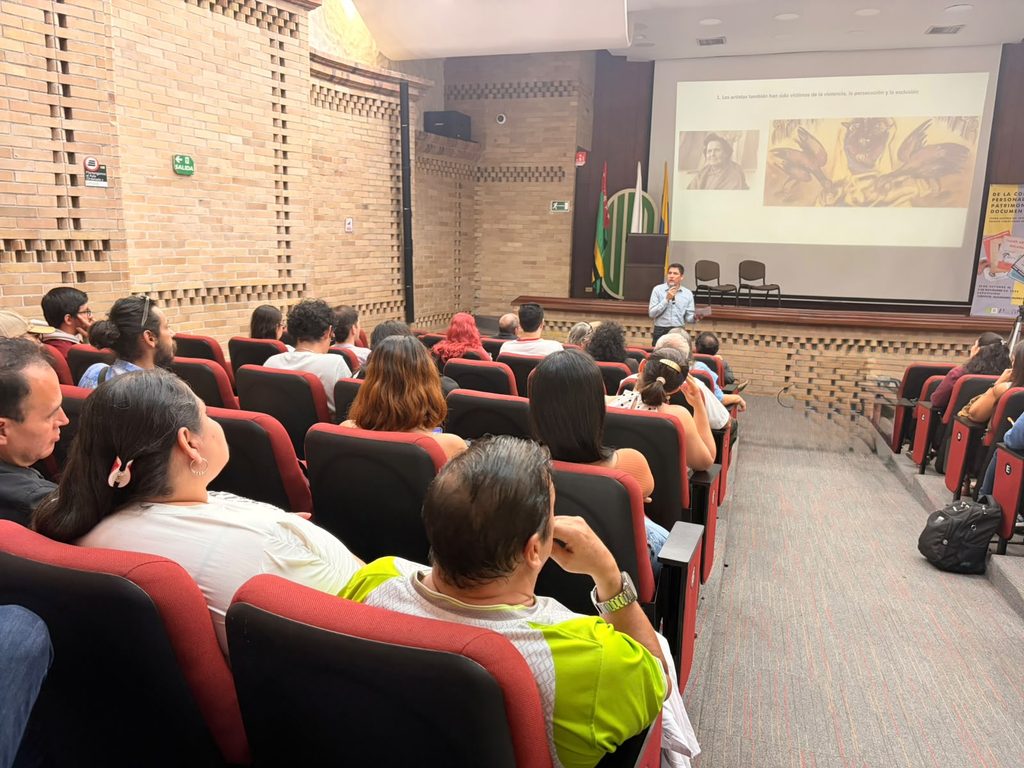 Asistentes al conversatorio de Amovi