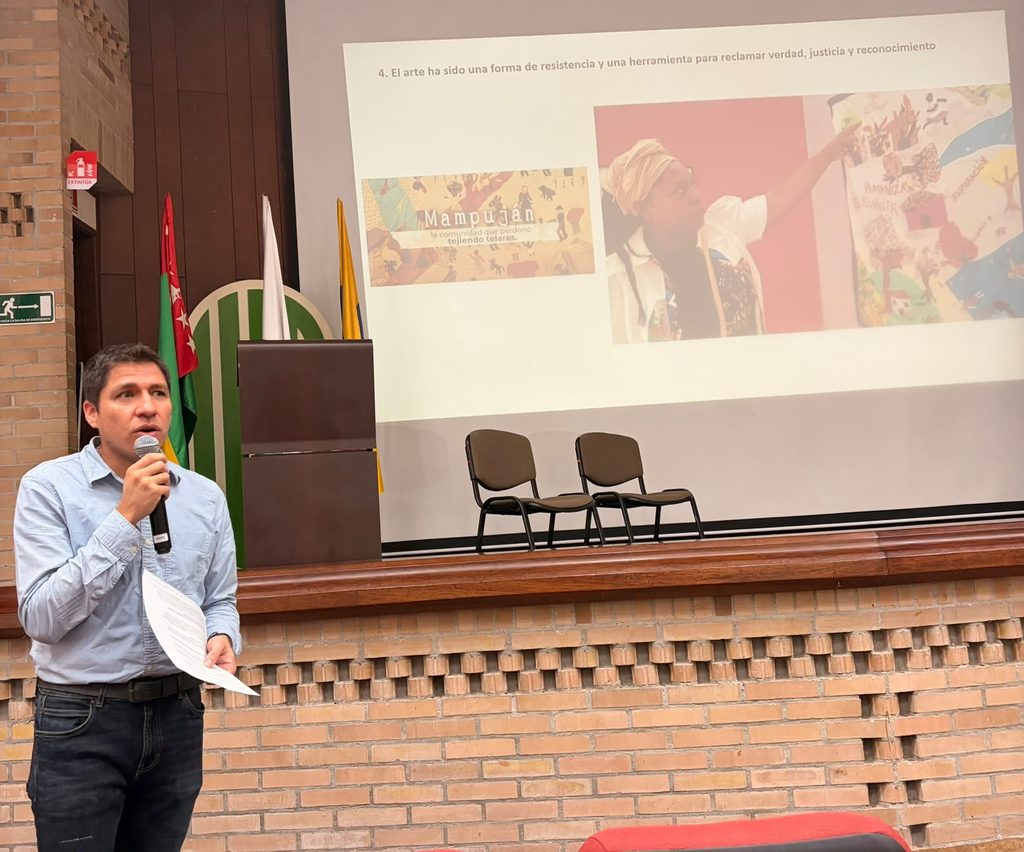 Sergio Utrera dando inicio a la actividad