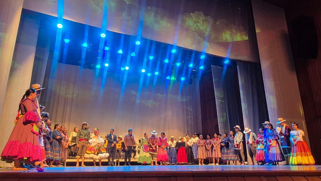 Grupo de Música y Danzas Folclóricas UIS