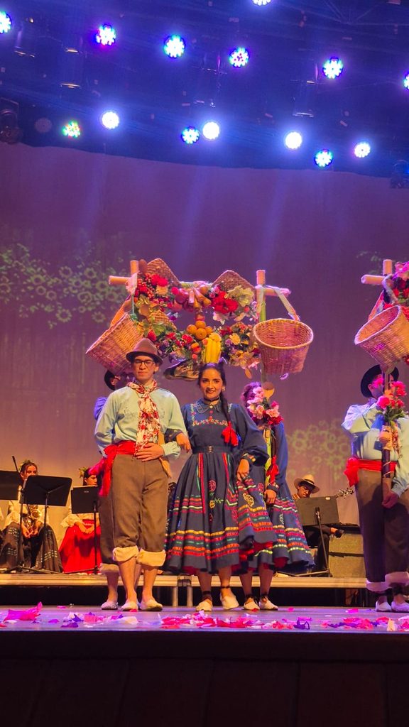 grupo de Música y Danzas Folclóricas UIS q